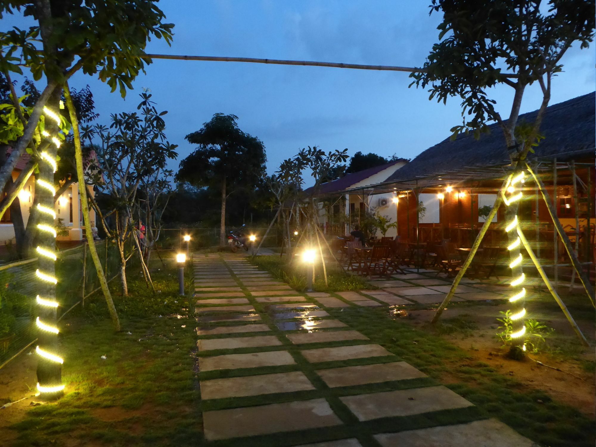 Spring Garden Homestay Дуонг-Донг Экстерьер фото