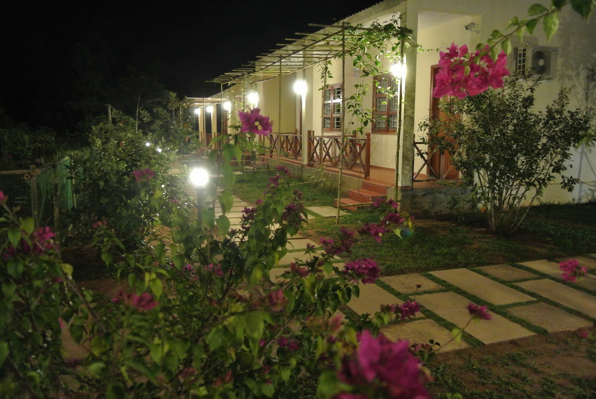 Spring Garden Homestay Дуонг-Донг Экстерьер фото